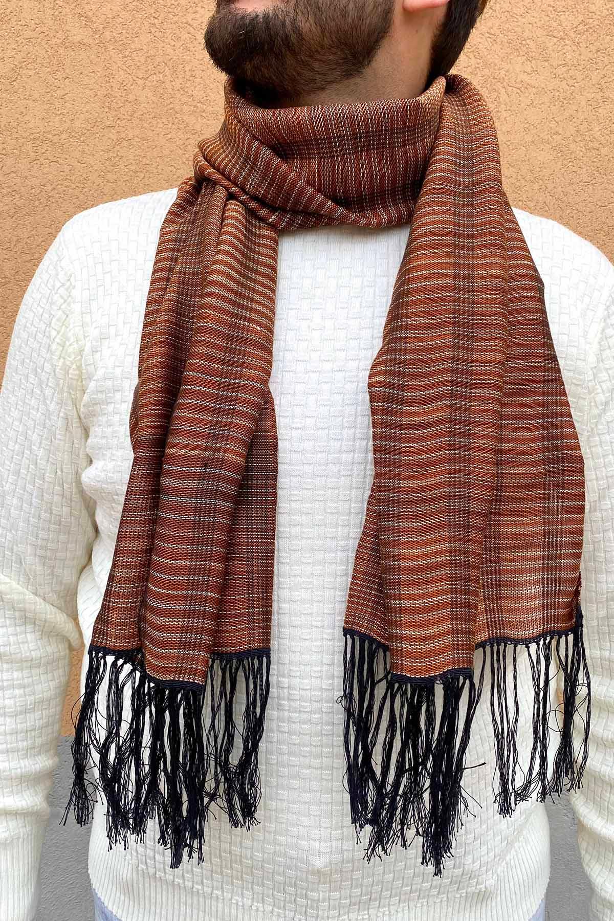 Sciarpa ANDREA unisex realizzata a telaio manuale calabrese etica Accessori Cotone color ruggine e arancione Malìa Lab Atelier di moda biologica artigianale abbigliamento artigianale