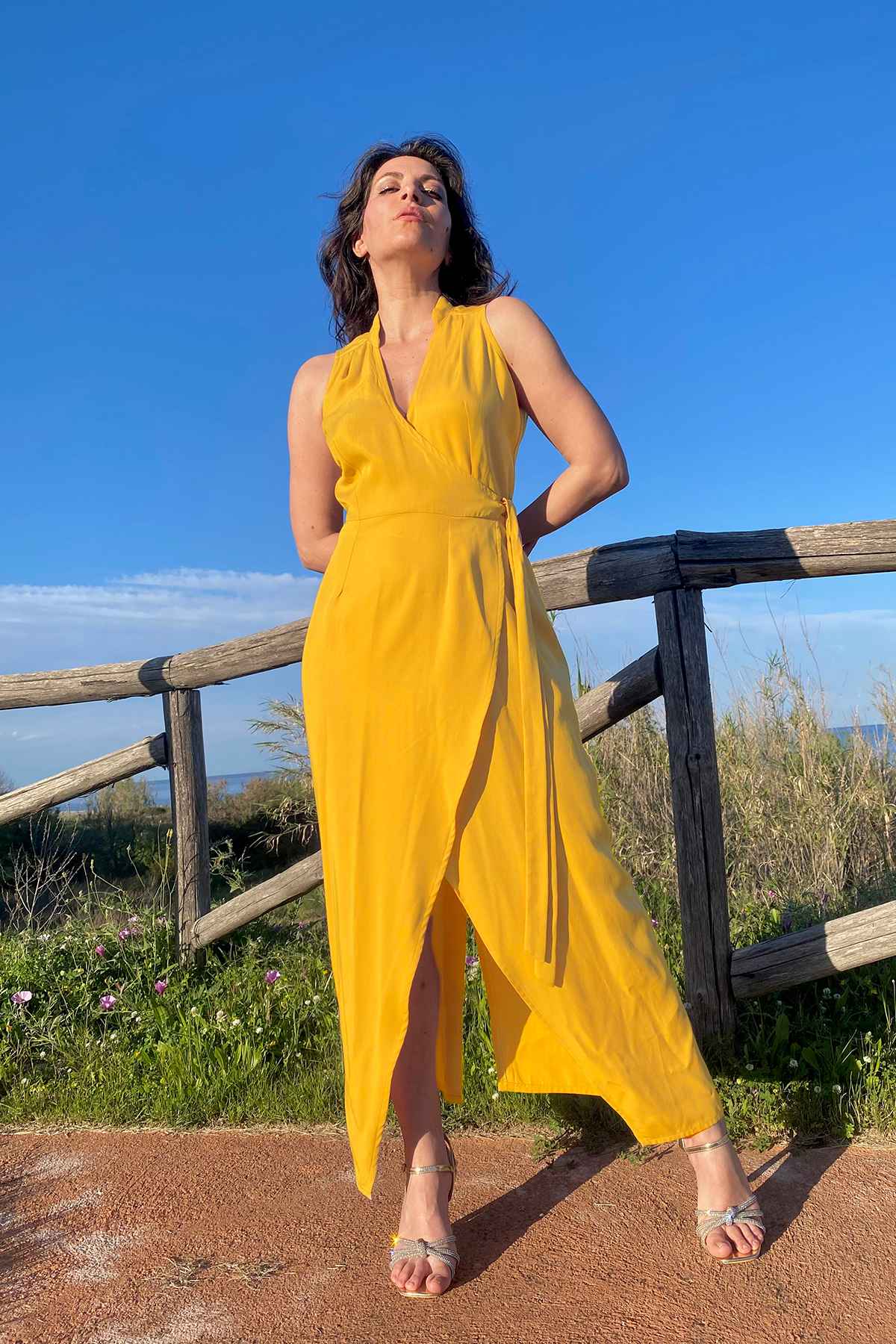 Abito Beatriz tencel lyocell brand malia lab abbigliamento sartoriale sostenibile giallo miele
