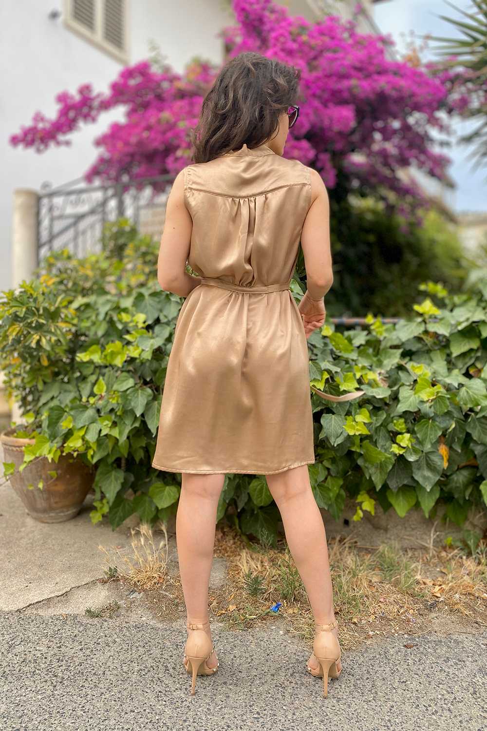 Abito Clara cupro lyocell con cinta abbigliamento sostenibile vestiti ecosostenibili donna brand malia lab abiti sartoriali nude dietro