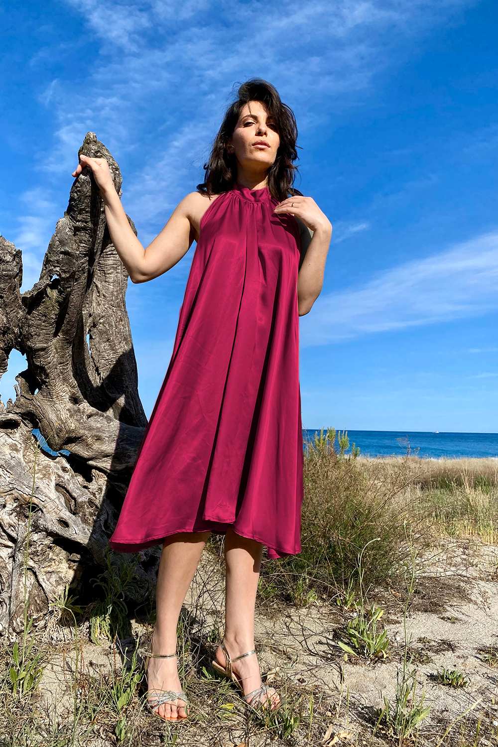 Abito Emily cerimonia cupro lyocell seacell elegante chic abbigliamento sostenibile vestiti ecosostenibili donna brand malia lab moda etica sartoriale colore borgogna