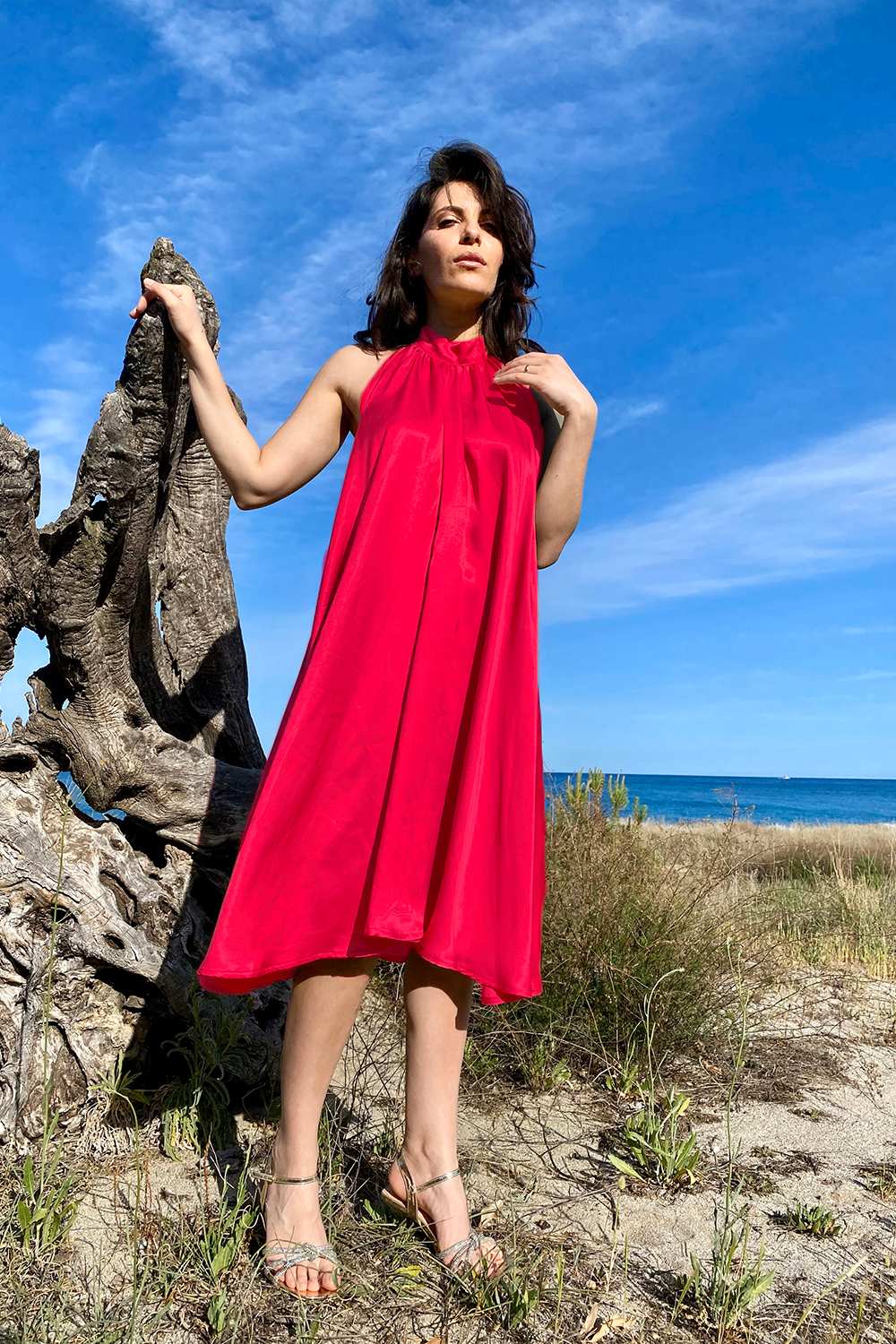 Abito Emily cerimonia cupro lyocell seacell elegante chic abbigliamento sostenibile vestiti ecosostenibili donna brand malia lab moda etica sartoriale colore lampone