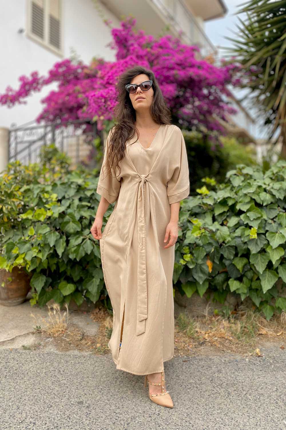 Abito Kimiko incrociato tencel lyocell vestiti sostenibili donna abbigliamento ecosostenibile brand malia lab abito sartoriale chiusura a nodo