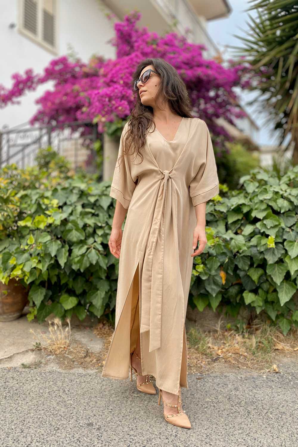 Abito Kimiko incrociato tencel lyocell vestiti sostenibili donna abbigliamento ecosostenibile brand malia lab abito sartoriale chiusura nodo