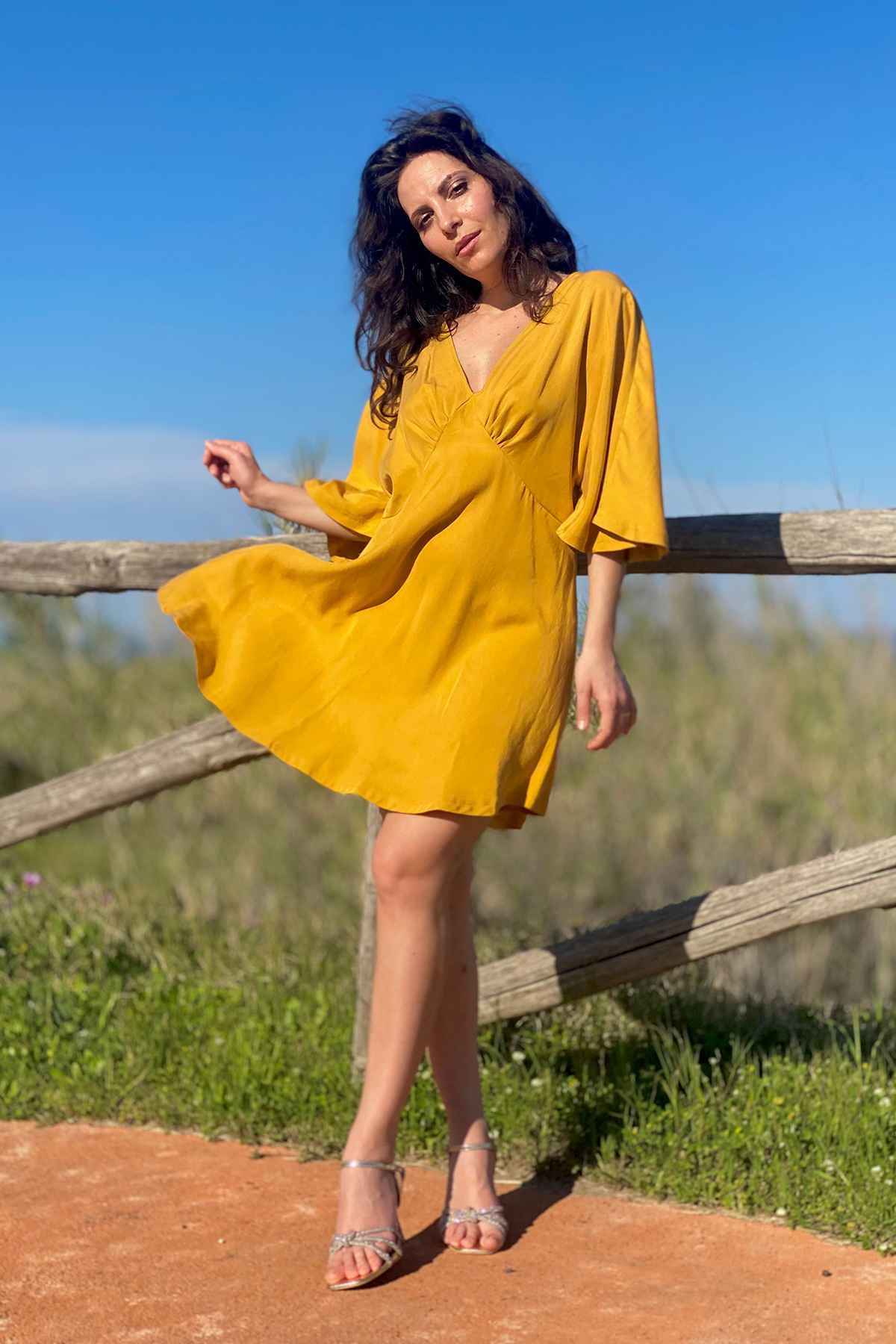 Abito Raquel tencel lyocell brand malia lab abbigliamento sartoriale etico vestibilitu comoda
