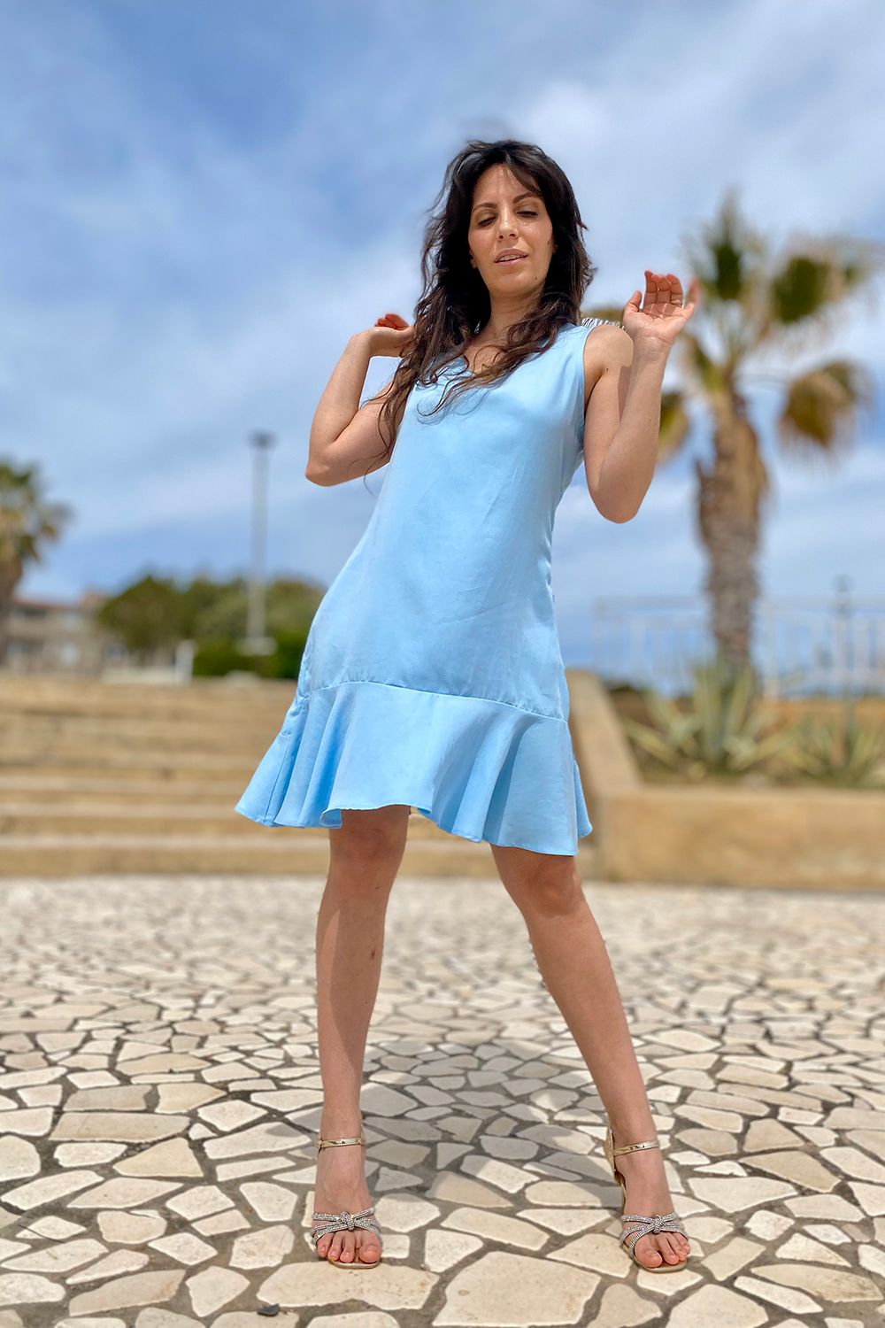 Abito in tencel lyocell abbigliamento sostenibile vestiti ecosostenibili donna brand malia lab moda etica sartoriale con balze