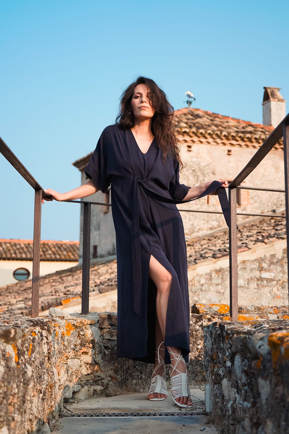  Abito tencel Kimiko malia lab atelier artigianale moda abbigliamento sostenibile tessuto delicato e scivolato vestiti sartoriali sostenibili donna