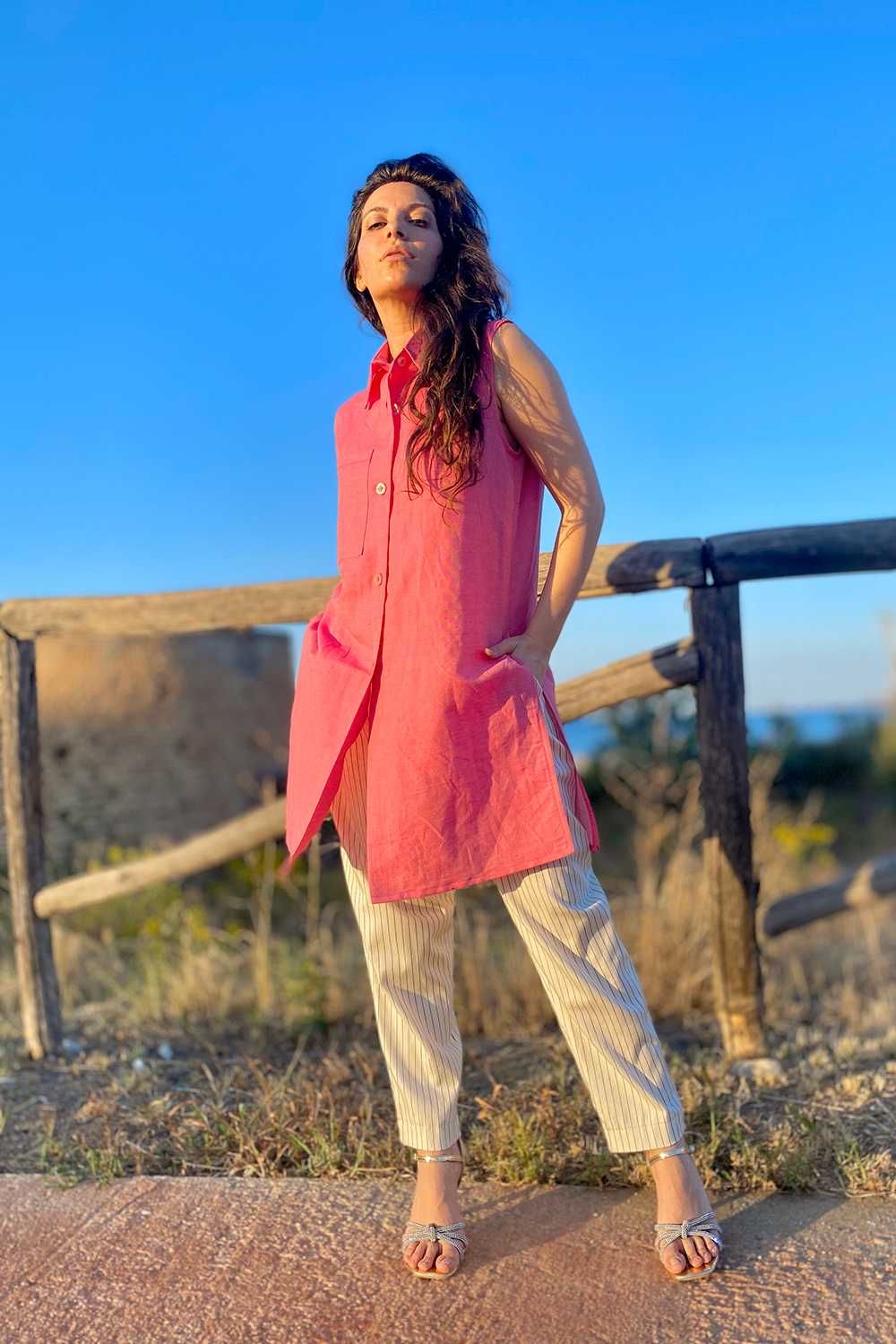 Camicia Sabina lino biologico cotone modello estivo brand malia lab abbigliamento donna sostenibile etico vista frontale