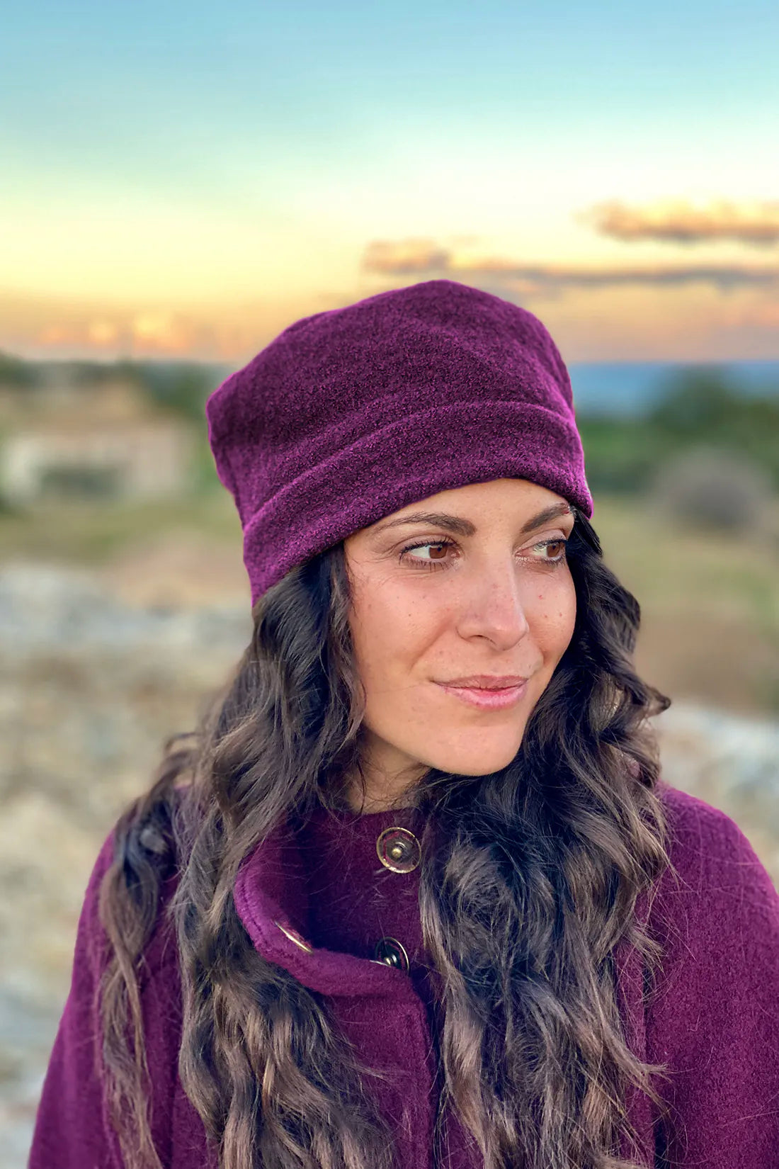 Cappello Bonnie calda lana cotta vergine accessori artigianali sostenibili colore vinaccia malia lab dettaglio
