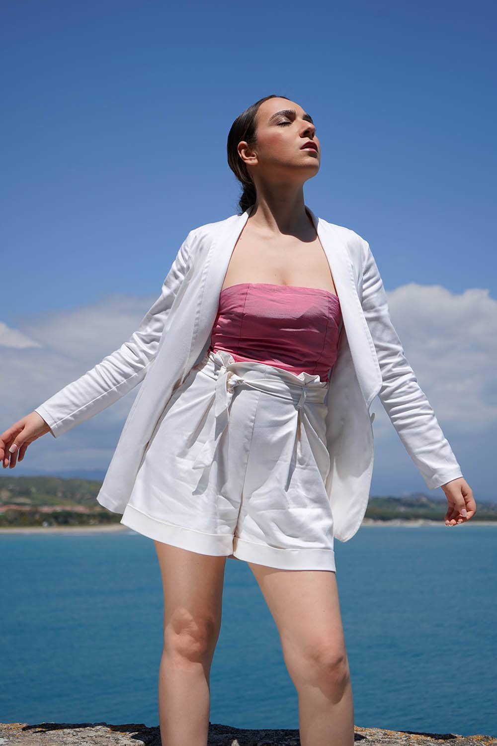 Shorts in bamboo Fabiola giacca Adriana malia lab atelier moda etica artigianale tessuti certificati fibre naturali pantaloncino in bamboo abbigliamento sostenibile artigianale