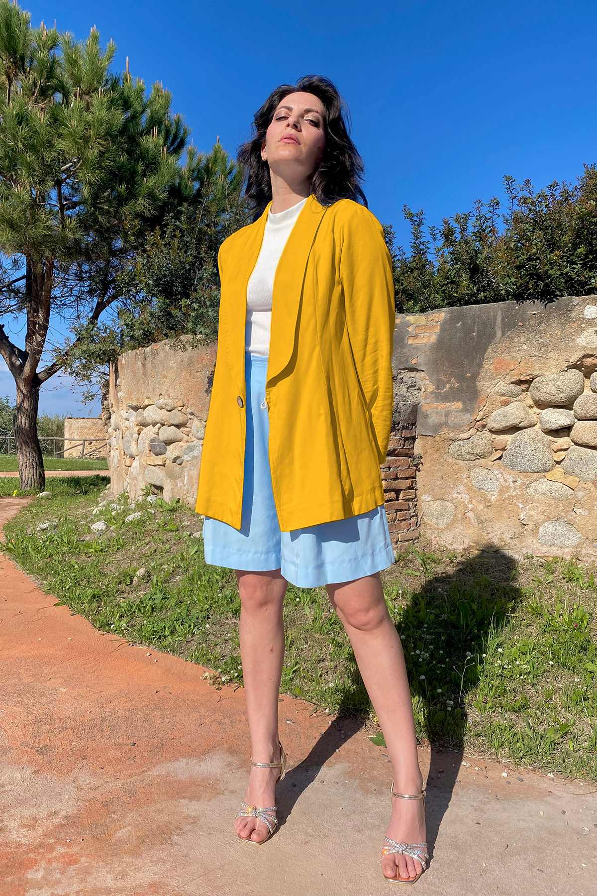 Bermuda Gabriela Giacca Paola tencel lyocell brand malia lab abbigliamento sartoriale etico giallo miele