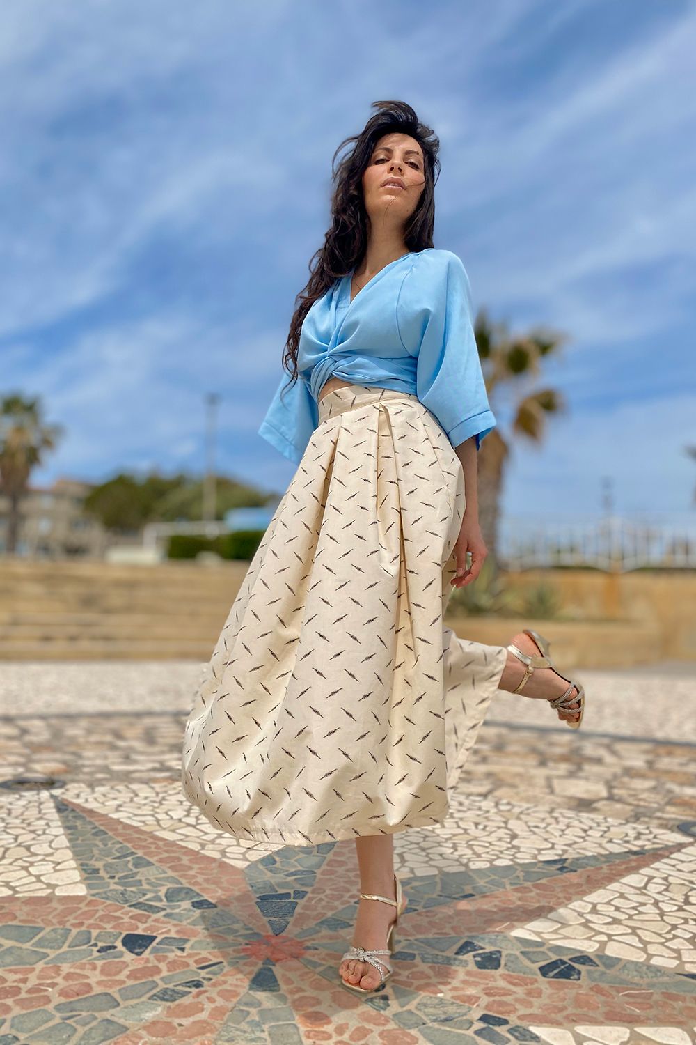 Gonna in cotone biologico abbigliamento sostenibile vestiti ecosostenibili donna brand malia lab gonna sartoriale vista laterale