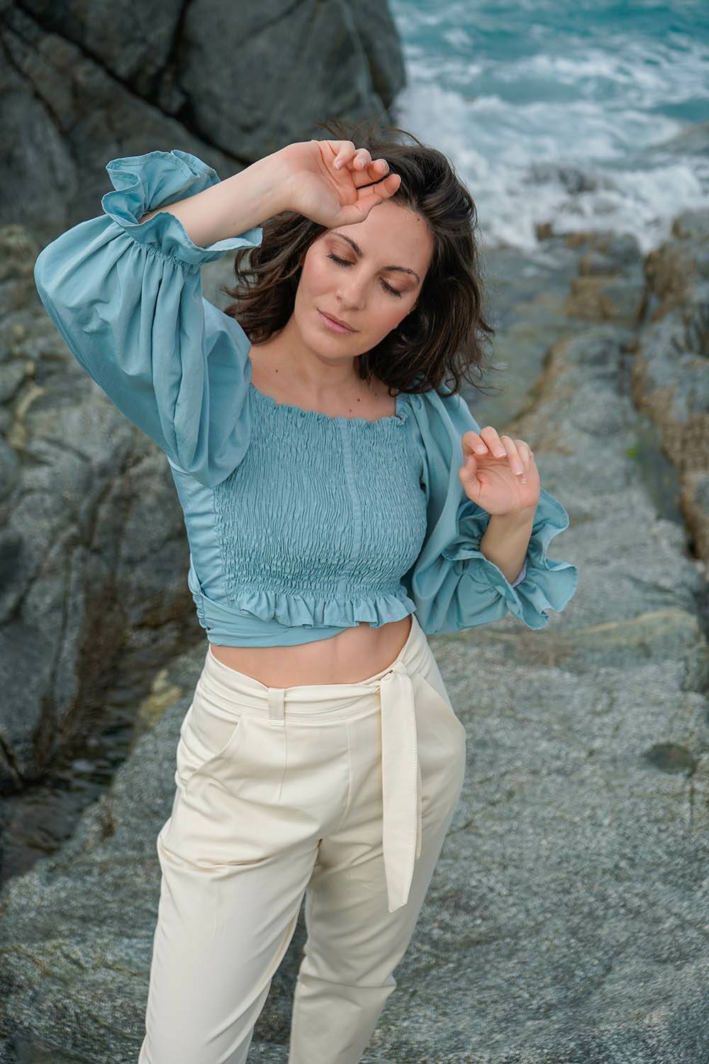 Pantalone in cotone biologico brand malia lab moda sostenibile artigianale abbigliamento biologico sostenibile pantaloni sartoriali su misura pantaloni ecosostenibili donna