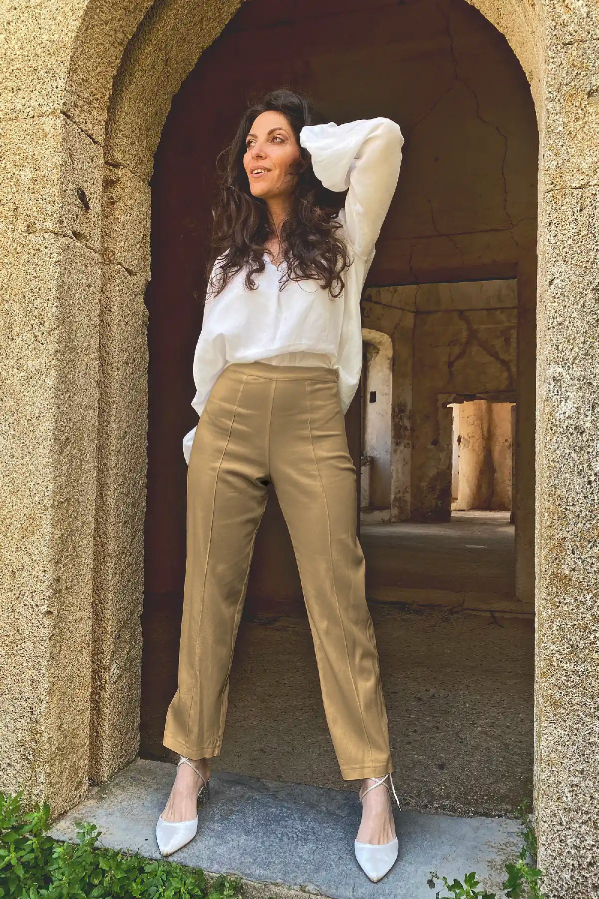 Pantalone Chiara bamboo abbigliamento sartoriale etico brand malia lab cammello
