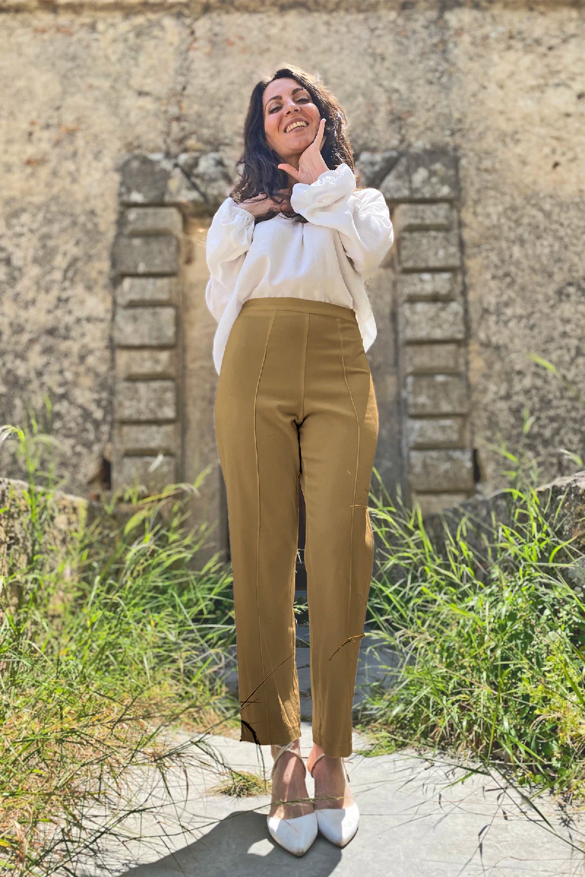 Pantalone Chiara bamboo ecologico abbigliamento sartoriale sostenibile brand etico malia lab vista cammello
