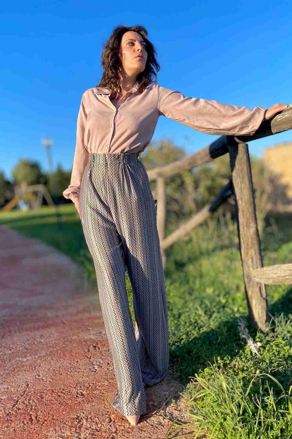 Pantaloni DORA ecoviscosa vegetale calda fantasia geometrica abbigliamento sartoriale moda etica brand malia lab
