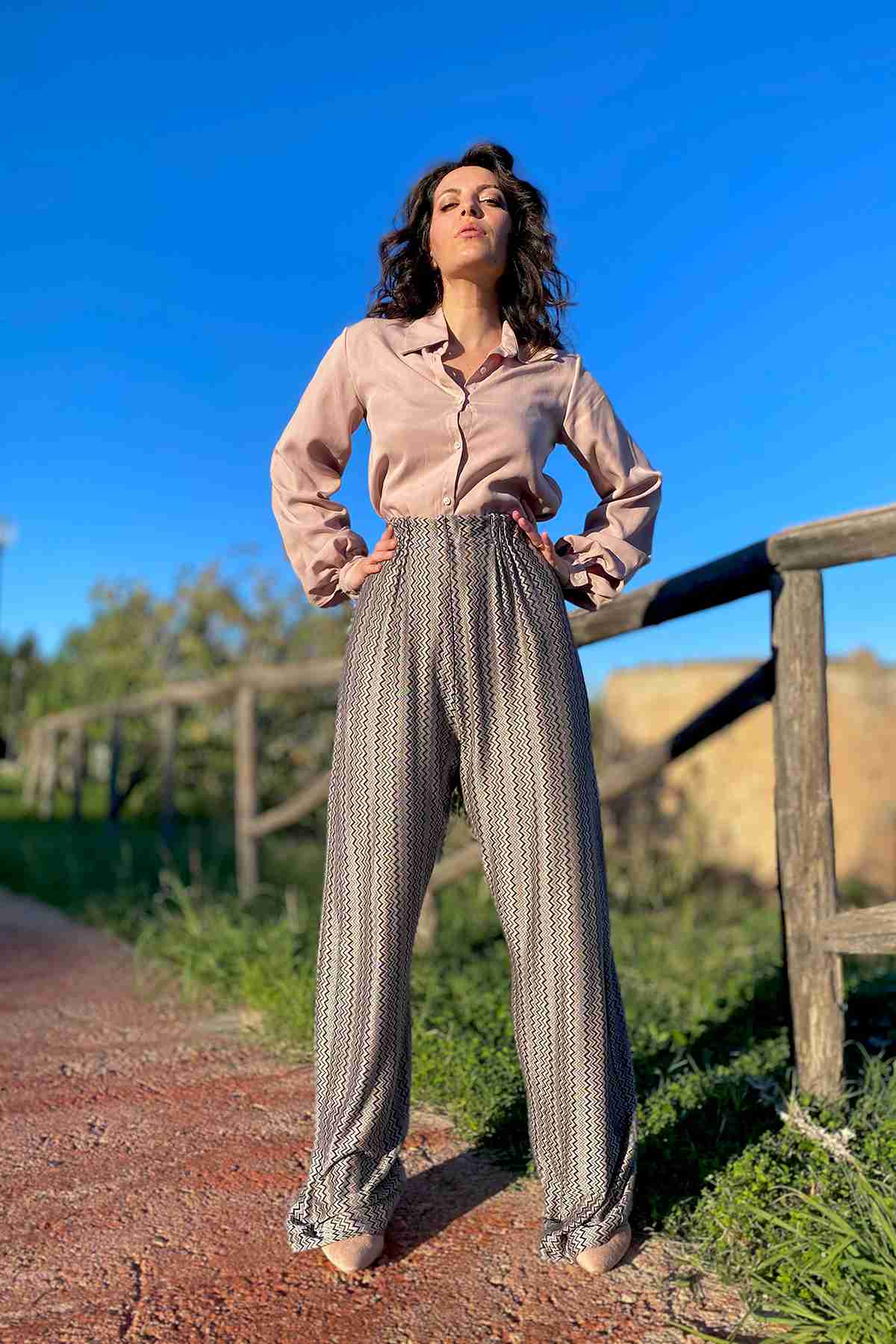 Pantaloni DORA ecoviscosa vegetale calda fantasia geometrica abbigliamento sostenibile moda sartoriale etica brand malia lab
