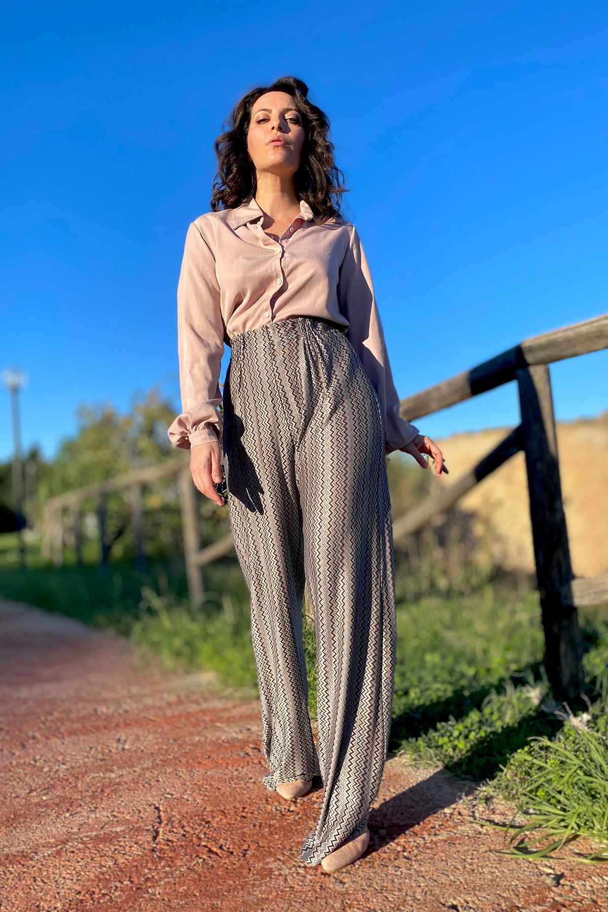 Pantaloni DORA viscosa calda fantasia geometrica abbigliamento sostenibile moda sartoriale responsabile etica brand malia lab
