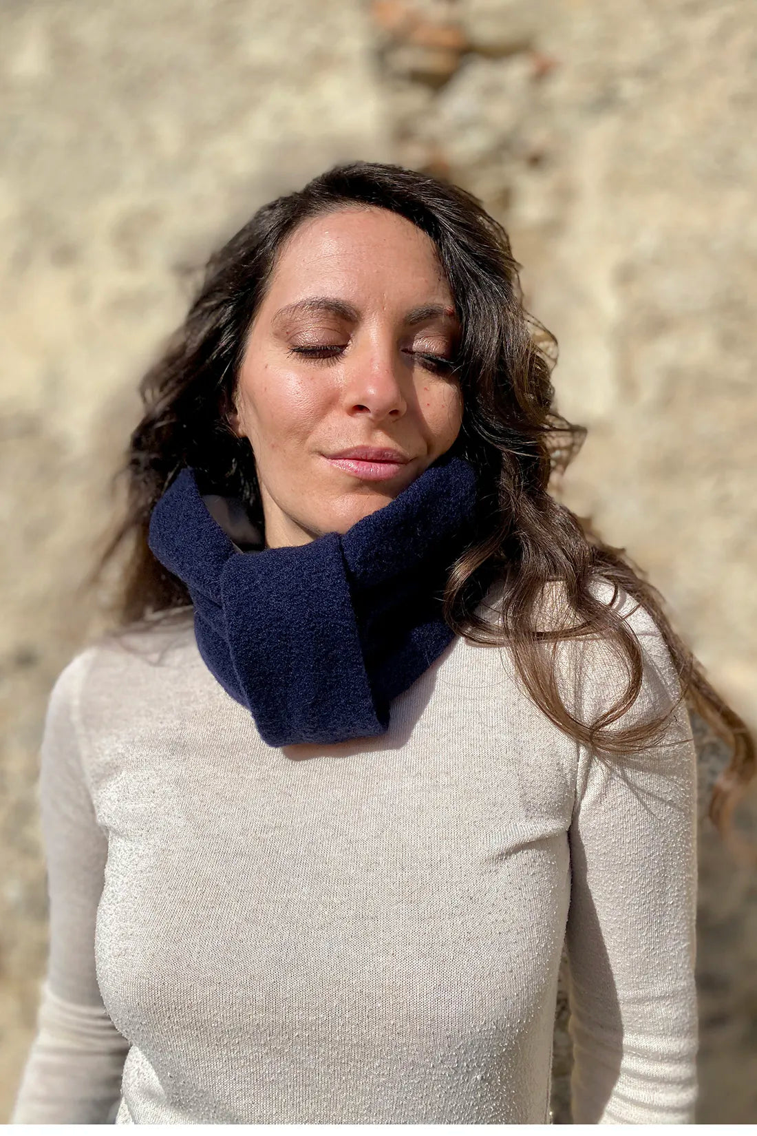Scaldacollo AMIA blu notte lana cotta deadstock cotone biologico accessori abbigliamento donna sostenibile malia lab
