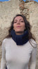 Indossato Scaldacollo AMIA  blu notte lana cotta deadstock cotone biologico accessori abbigliamento donna sostenibile malia lab
