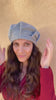 Flavia Amato indossa Cappello in lana biologica Edith accessori di moda sostenibili abbigliamento etico artigianale brand malia lab cappello artigianale