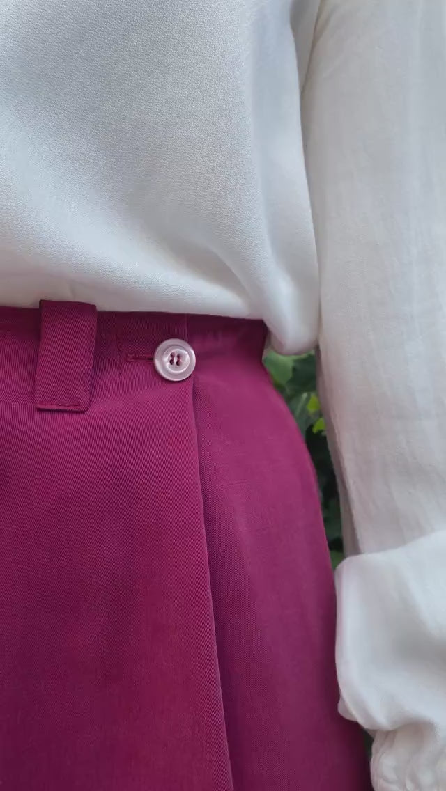 Indossato Pantaloni Gabriela tencel lyocell abbigliamento sostenibile brand malia lab vestiti ecosostenibili donna pantaloni sartoriali borgogna