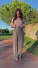 Flavia Amato indossa Pantaloni DORA ecoviscosa vegetale calda fantasia geometrica abbigliamento sostenibile moda responsabile etica

