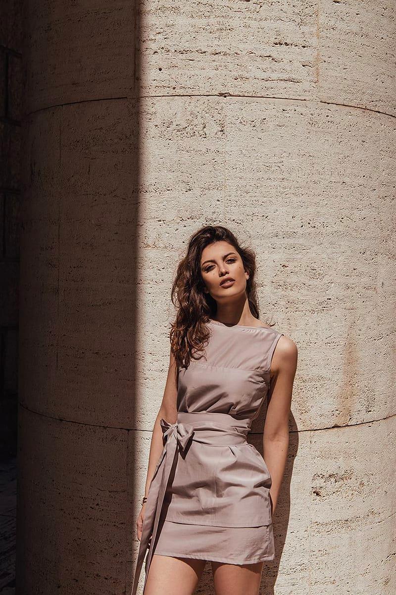 Abito Flora da Cerimonia Raffinato Cotone biologico Cupro Atelier Moda Biologica Sostenibile Artigianale Malia Lab Abiti sostenibili vestiti etici vestiti di qualità vestiti fibre naturali cerimonia sostenibile