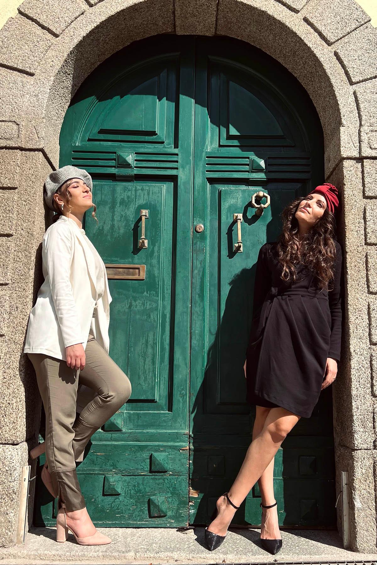 Abito a portafoglio con gonna a tulipano cotone felpato biologico malia lab atelier moda artigianale etica abito artigianale vestito sostenibile abbigliamento sostenibile donna