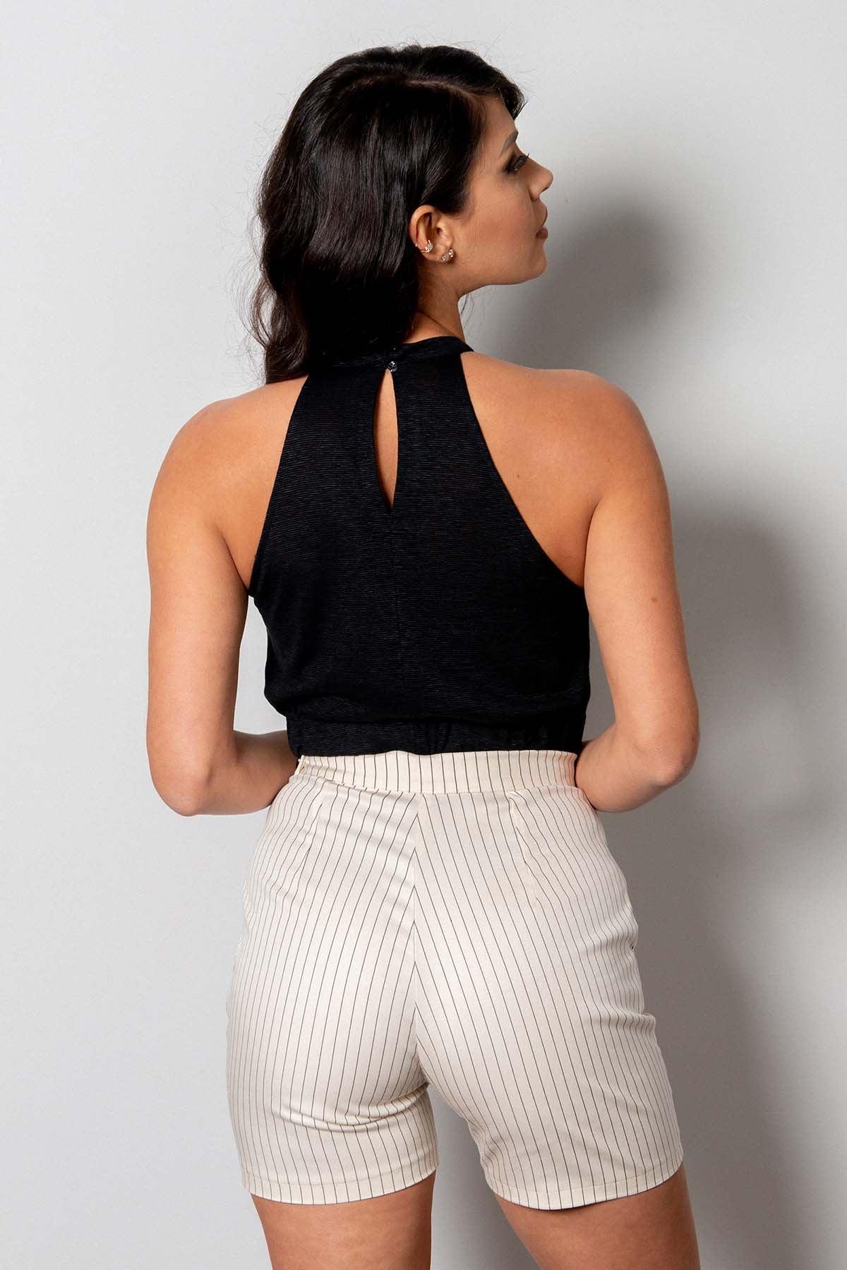 Shorts Ludovica gessato bianco lyocell seacell elastico fibra di alga abbigliamento artigianale sartoriale etico brand malia lab vestiti sostenibili donna in fibre naturali made in italy