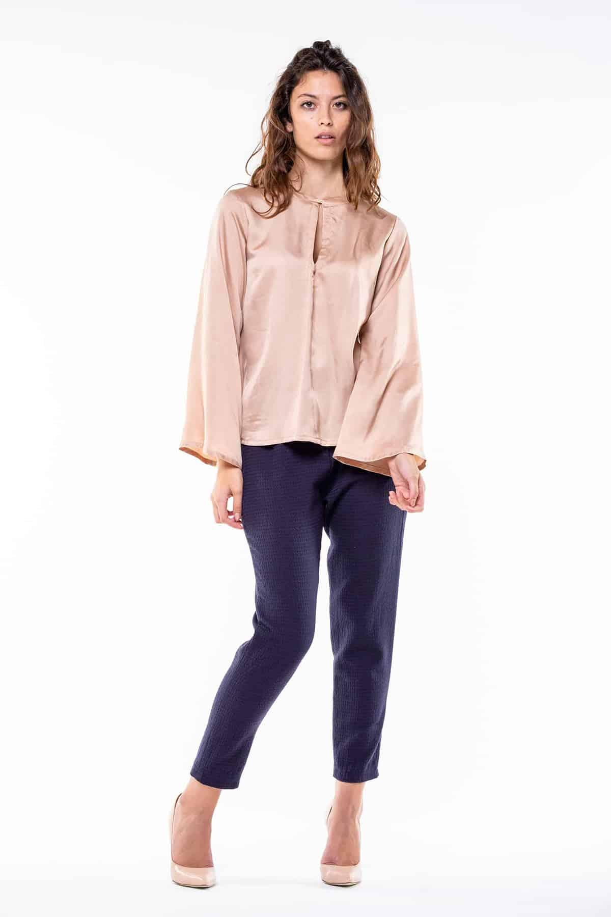 Blusa Angelica Cupro Ecologico abbigliamento Sostenibile brand Malia Lab camicia su misura blusa sartoriale blusa su misura camicie sostenibili vista frontale