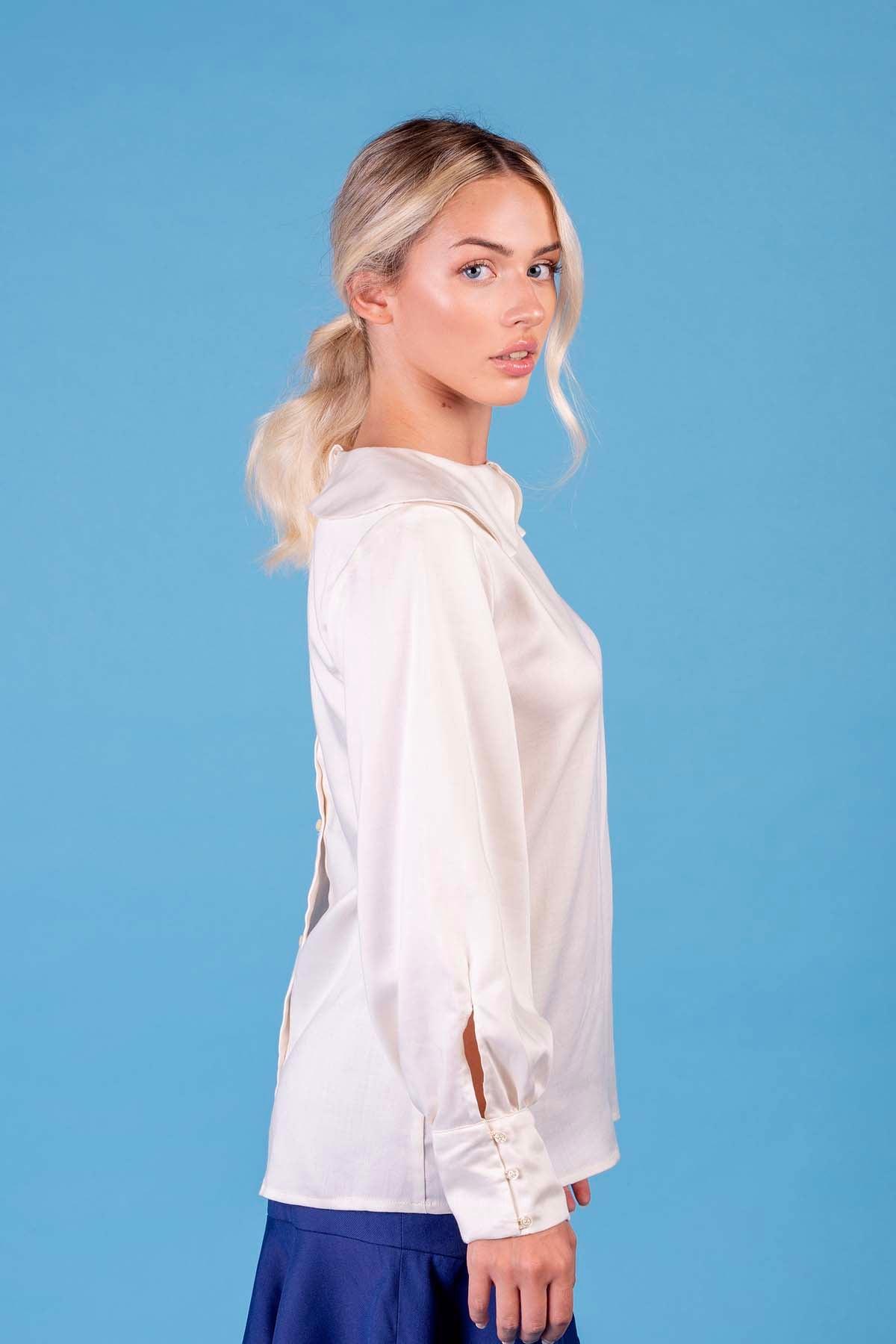 Camicia Oslo lyocell seacell brand malia lab moda artigianale etica abbigliamento sostenibile vestiti sostenibili donna in fibre naturali made in italy camicia su misura camicie sostenibili vista laterale