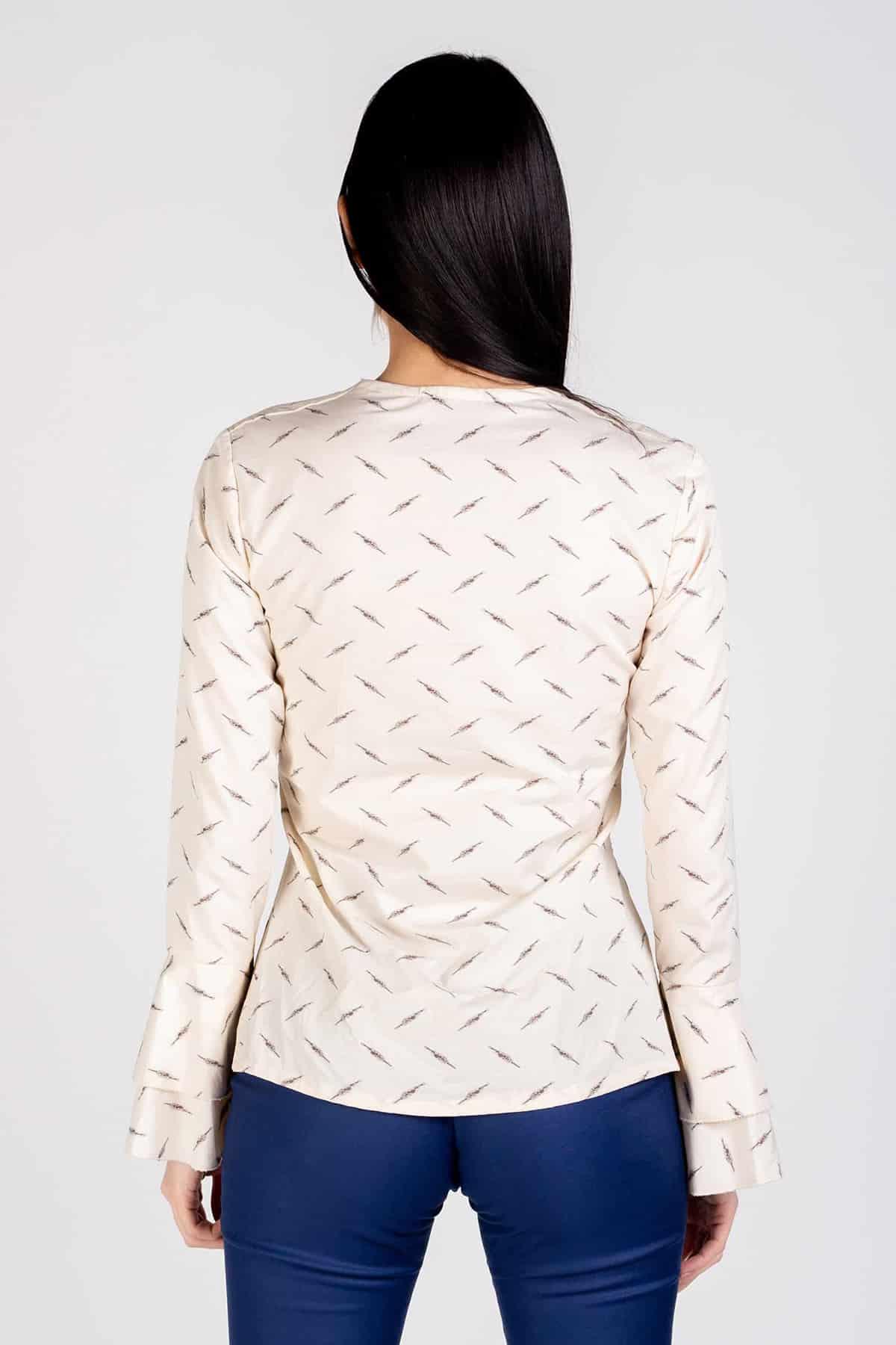 Camicia Vicky cotone biologico viscosa quattro stagioni fuso brand malia lab abbigliamento sostenibile etico artigianale vestibilita comoda fibre naturali certificate dettaglio posteriore