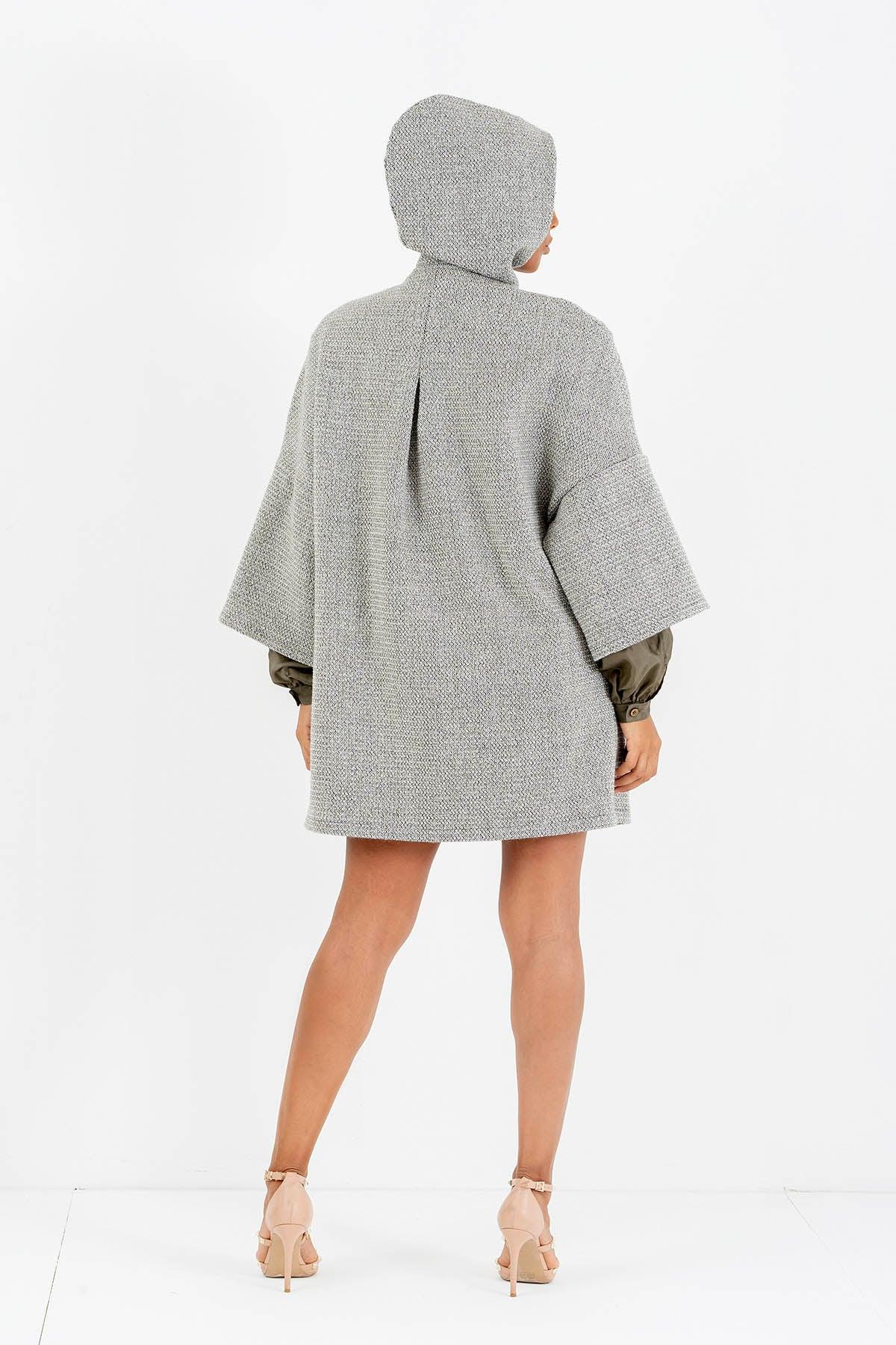 Cappotto Eleonora calda lana biologica invernale comodo cinta in vita brand malia lab abbigliamento biologico sostenibile abbigliamento sartoriale donna ecosostenibile vista posteriore