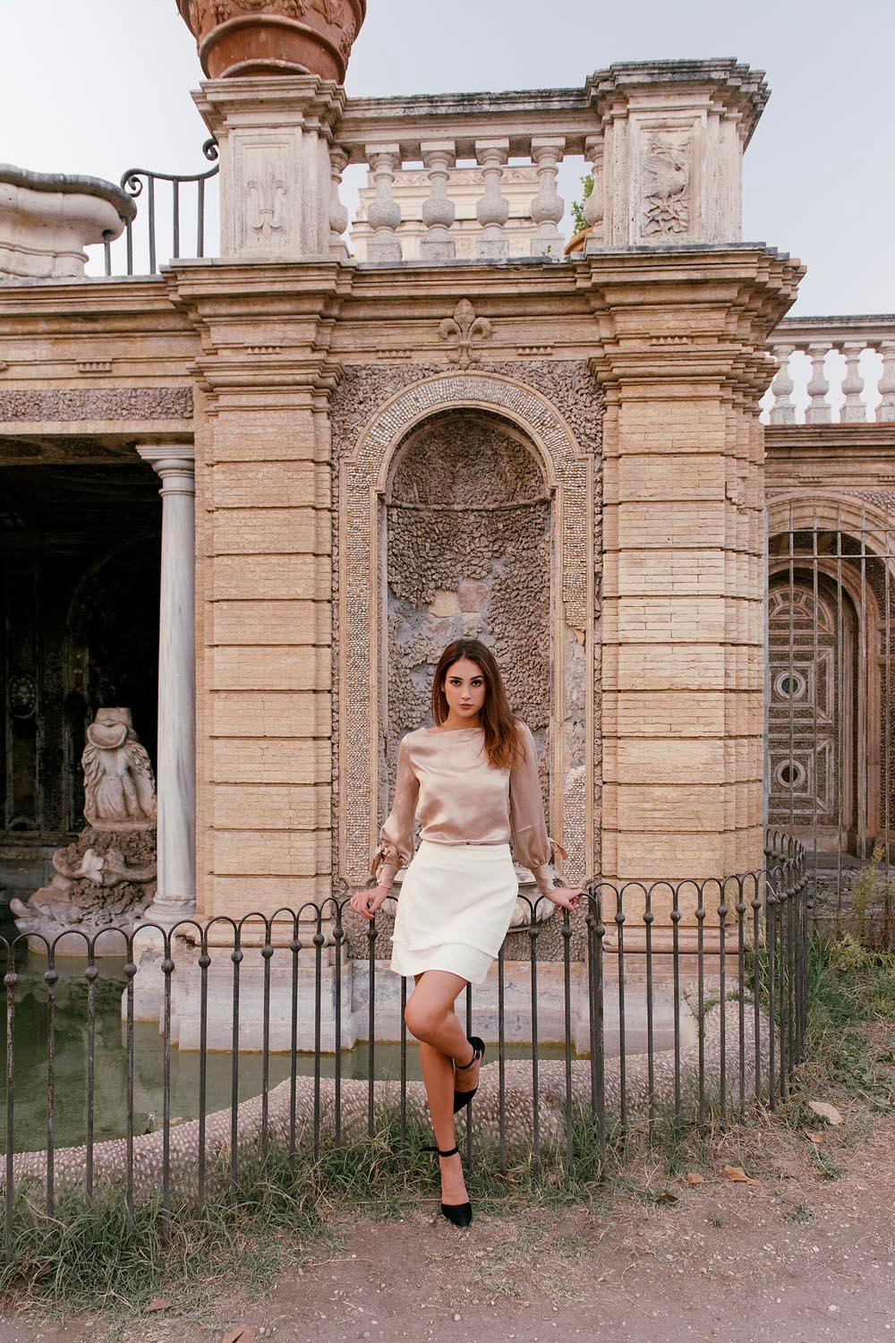 Camicetta in cupro Firenze effetto scivolato tessuti sostenibili brand malia lab abbigliamento artigianale sartoria biologica abbigliamento sostenibile bluse ecosostenibili donna