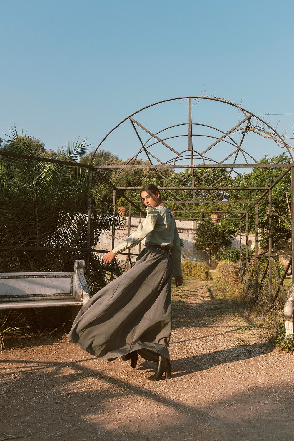 Gonna in cupro cotone biologico tessuti sostenibili svasato brand malia lab artigianale sartoria abbigliamento sostenibile gonna sartoriale gonna su misura vestiti ecosostenibili donna ampia e svasata