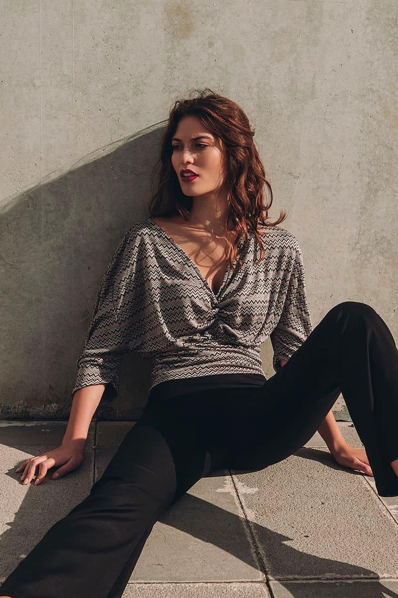 Maglia Camilla ecoviscosa brand malia lab sostenibile etico artigianale vestibilita comoda abbigliamento sostenibile etico abbigliamento artigianale maglia sartoriale