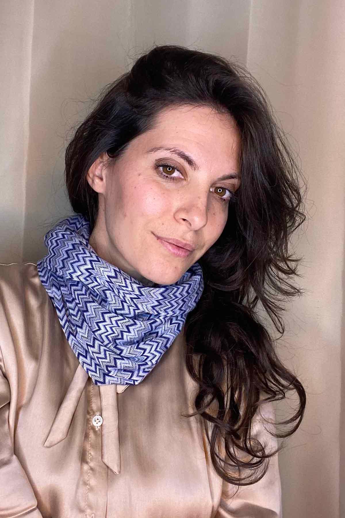 Scaldacollo in ecoviscosa ecologica fantasia geometrica autunno inverno moda artigianale ecologica brand malia lab accessori di moda sostenibile accessori artigianali