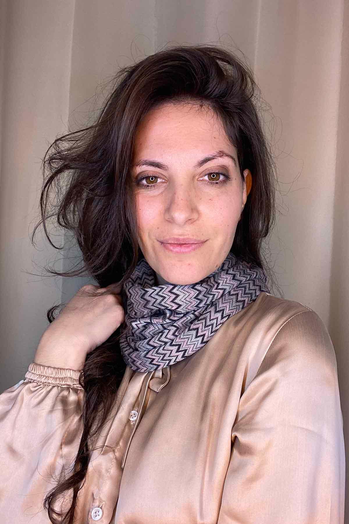 Scaldacollo in ecoviscosa ecologica fantasia geometrica autunno inverno atelier abbigliamento artigianale brand malia lab accessori di moda sostenibile accessori artigianali